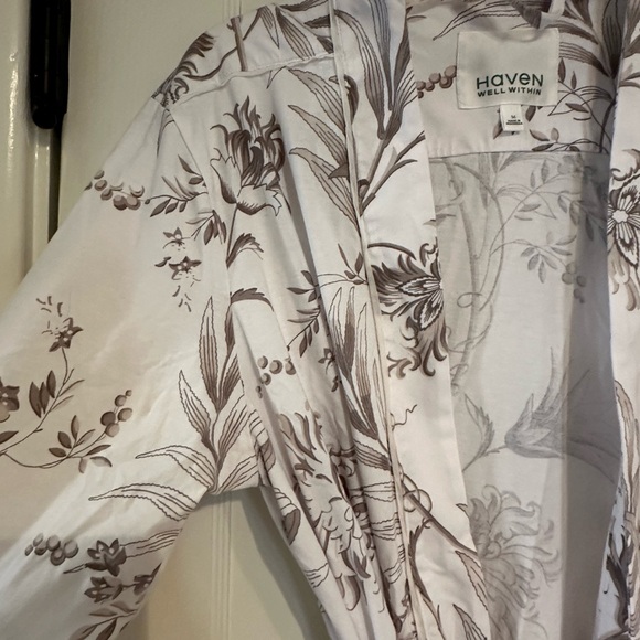 Haven Well Within Womans Size M White taupe grey Floral Tie Robe - Picture 2 of 8
